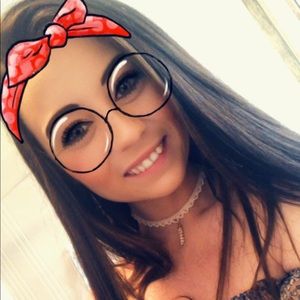 Meet your Posher, Carley